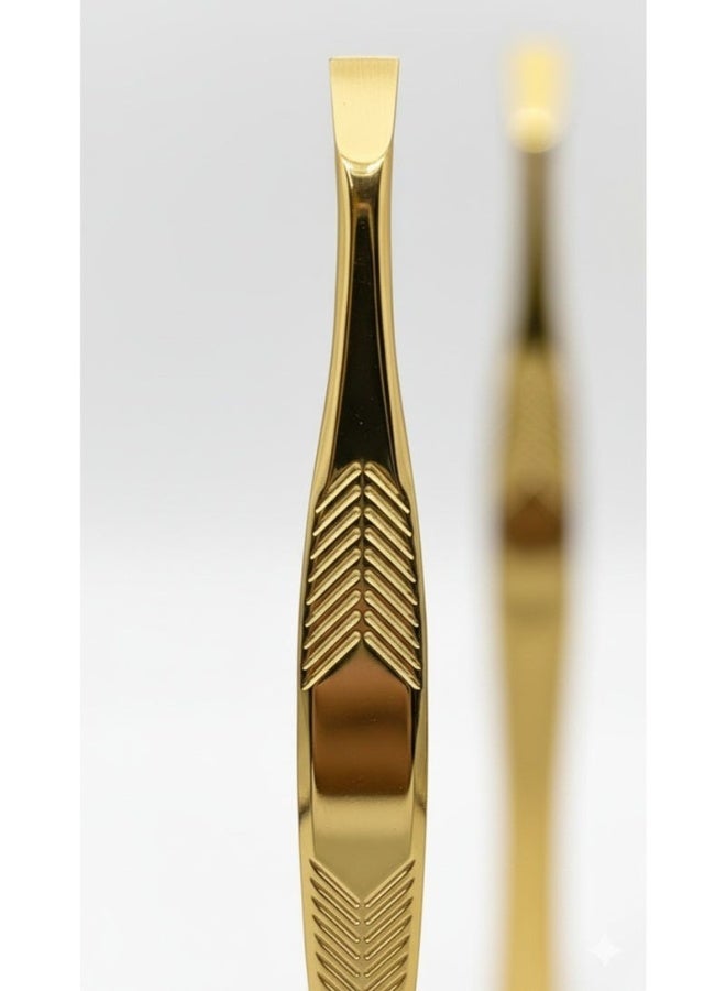 ملاقط تجميل دقيقة ذات طرف مستقيم - طلاء ذهبي لامع، ومقبض شيفرون مانع للانزلاق لتشكيل الحواجب بشكل مثالي - Image 5